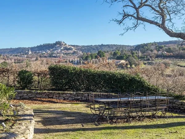 Propriété avec vues panoramiques au coeur du Luberon 