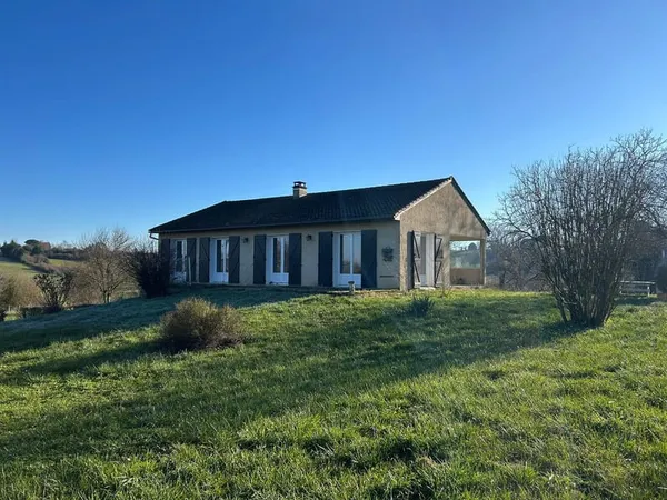 Maison de plain-pied sur 5700 m2 de terrain 