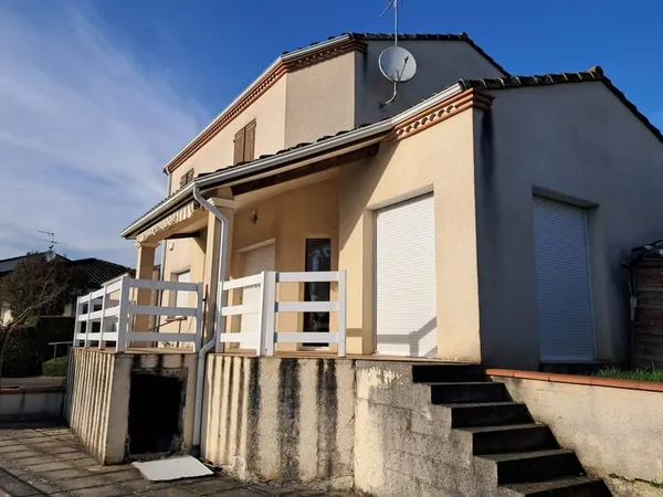 Villa spacieuse proche commerces 