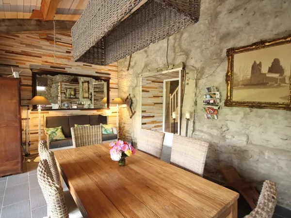 Maison En Pierres