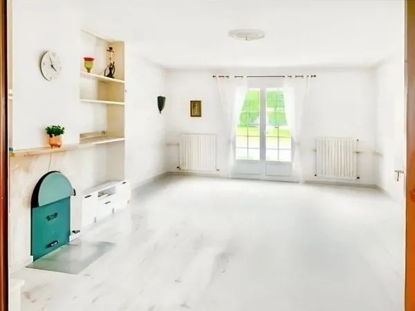 Maison familiale 4 chambres avec piscine et jardin arboré 