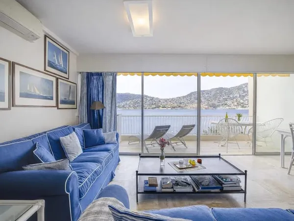 Saint-Jean-Cap-Ferrat - Appartement en duplex pieds dans l'eau