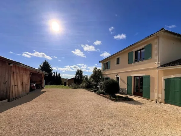Belle Maison De 4 Chambres Avec Piscine En Terrasse, Poolhouse, 2 Garages, Abri Voitures, Vues Bucol