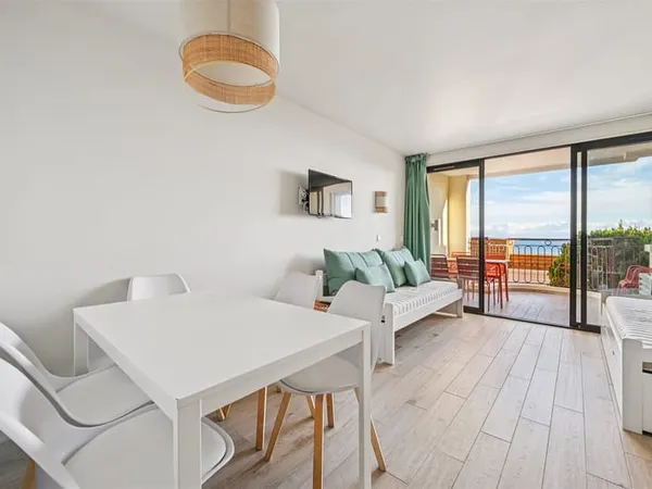 3 pièces avec balcon vue mer - piscine et tennis dans la résidence 