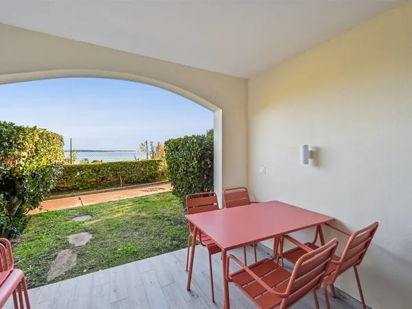 2 pièces avec terrasse vue mer - piscine et tennis dans la résidence 