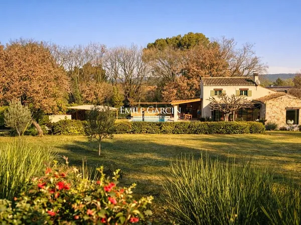 A vendre - Propriété de caractère - A Aix-en-Provence