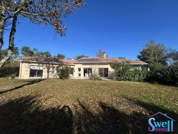 Exclusivité: Belle maison avec piscine chauffée terrain cl 