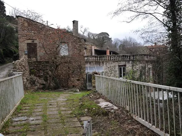 Baisse De Prix (ancien prix 415000) sur moulin à vendre en Ardèche