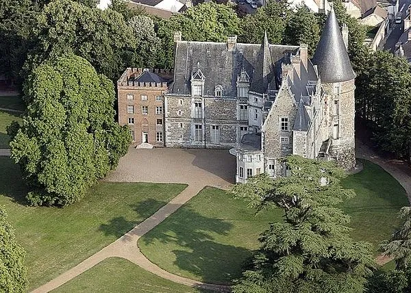 Chateau Historique 