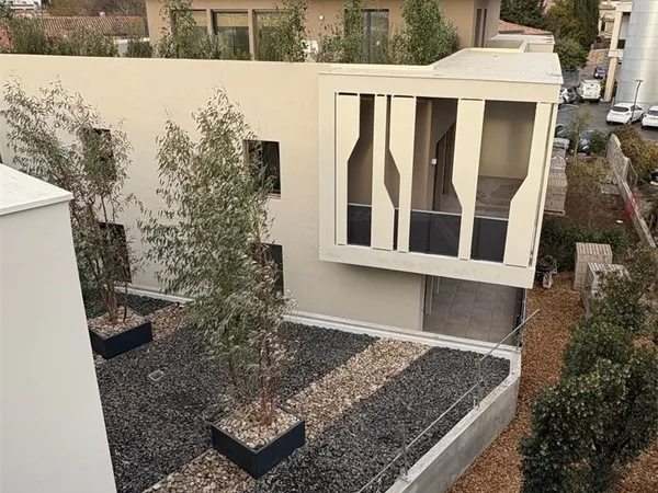 Castelnau Le Lez , appartement récent type 2, terrasse et parking Ssol 