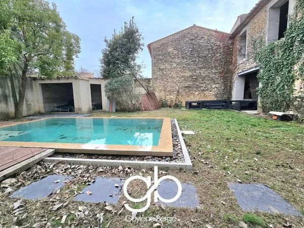 Maison de village de charme de 163 m2 avec grange et piscine Coeur de Lansargues 