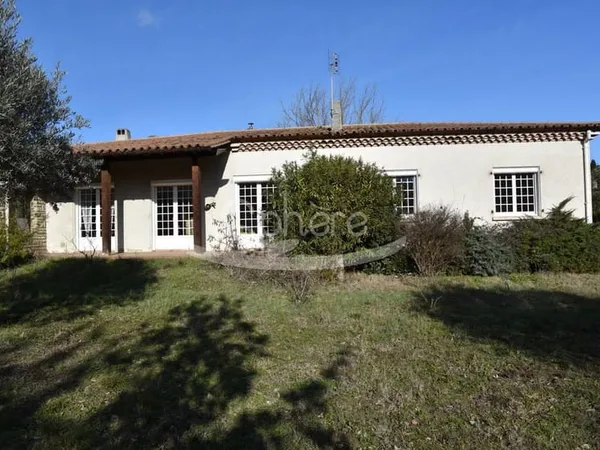 Maison de bonne construction sur terrain de 1400m² 