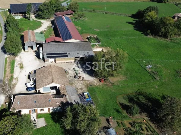 Propriété agricole Bio sur 2ha pour élevage 