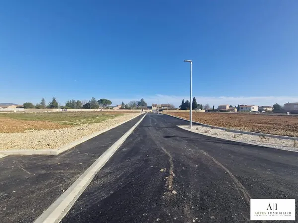 Parcelle A Batir De 589 m² 