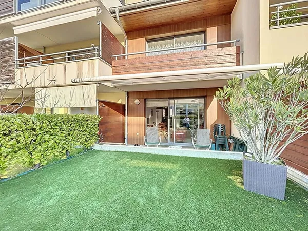 Appartement en duplex avec terrasse et jardinet - 3 pièces - 80 m ² - Proche du lac Aix-les-Bains 
