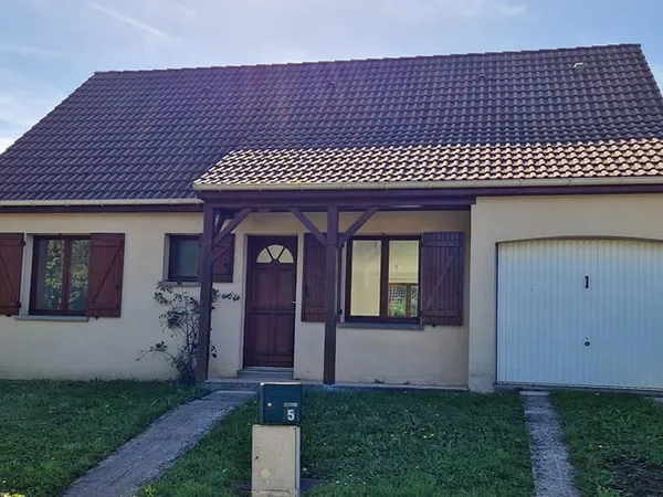 Maison à vendre à Saint Saturnin - 5 pièces, 3 chambres - Plain-pied 