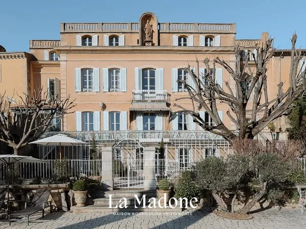 Maison de maître historique au coeur du Luberon 
