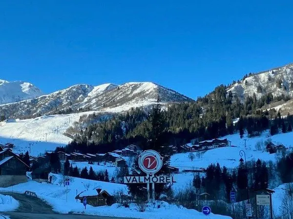 T3 Cabine - 2 places de parking - casier à skis 
