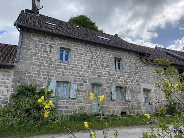 Une propriété de caractère avec terrain paysager 