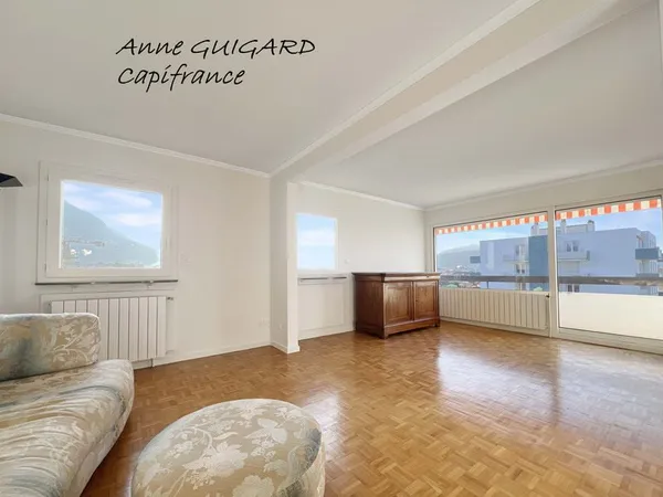 Annecy-Le-Vieux (74) - A 5 minutes à pied des Pommaries, beau 4 pièces d'angle en avant dernier étag