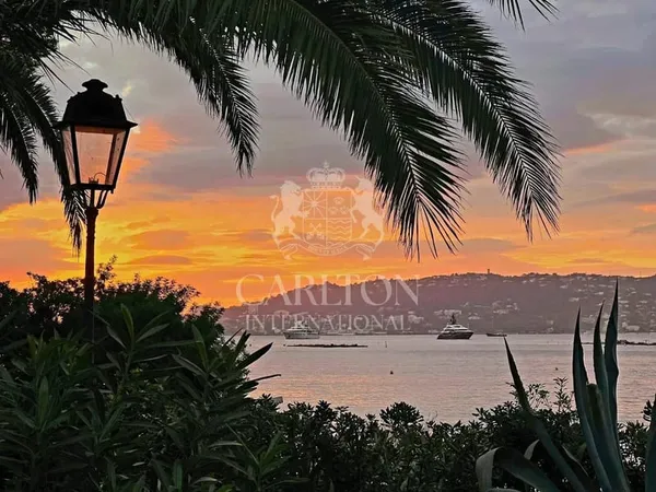 Cap d'Antibes - Villa d'exception pieds dans l'eau 