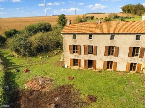 Aile de Vieux Logis du Xvi? Siècle à Rénover, Proche de 