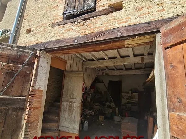 Garage Avec Etage 100M² Centre Village