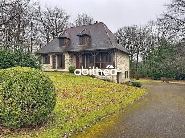 Jolie propriété à Nexon, avec 188 m2 habitables et 1ha. 