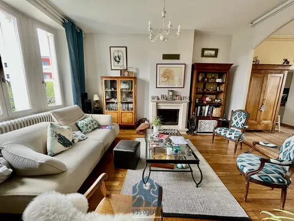 Maison 9 pièces avec sous-sol et jardin 