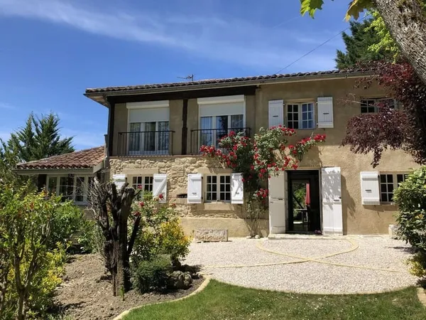 Charmante maison en bord de village dans le Gers 