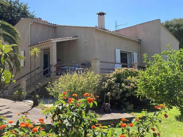 Villa T4 vue mer à Propriano à 10 min du port, terrain de 1300 m2 