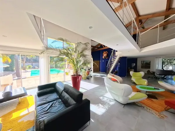 Uzès Villa rénovée d'inspiration californienne avec piscine et 
