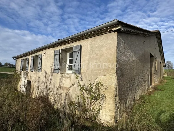 Maison en pierre à finir de rénover sur un terrain d'env. 3 000 m2 et une superbe vue dans la 