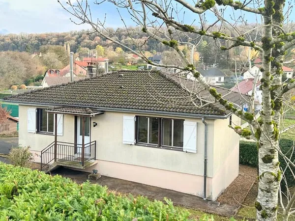 Maison sur sous-sol complet - terrain clos de 960 m2 - proche Valentin 
