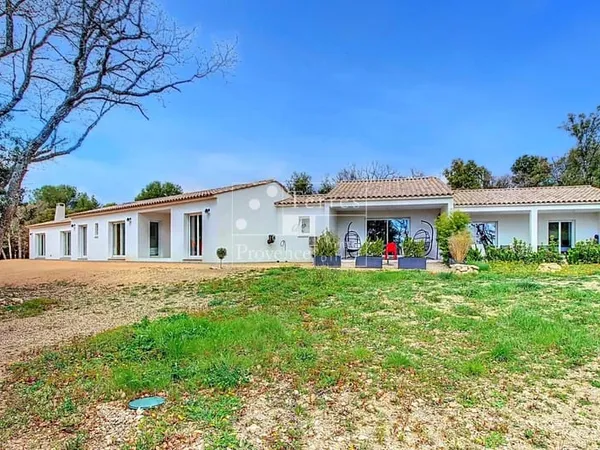 A Vendre En Exclusivite ! Propriété à Beaudinard Sur Verdon 296 m2 sur un terrain de 8243m2 