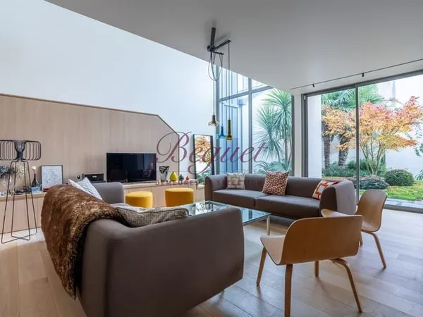 Indre et Loire - Tours - 37000 - Hôtel de Ville - Maison - 252 m