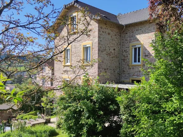 Vente Maison bourgeoise 168 m² à Cours-la-Ville 279 000 € 
