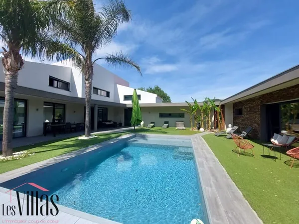 Villa Contemporaine de 321 m2 avec sous-sol 115 m2 et studio indépendant