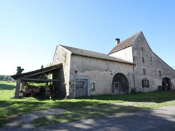 Mas de caractère avec 2,5 ha de terrain 