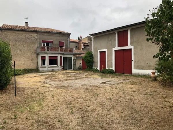 Maison de village 144 m2 avec dépendances 