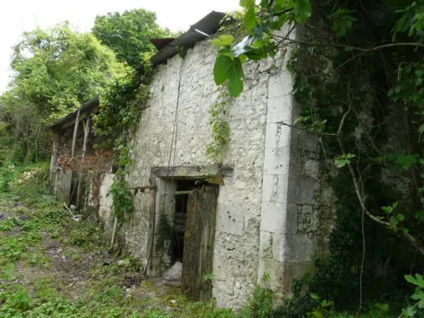 Bâtiments à rebâtir