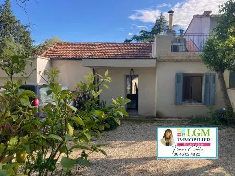 Maison 4 pièces 70m² pleine de charme sur un terrain clos de 281m² avec garage 