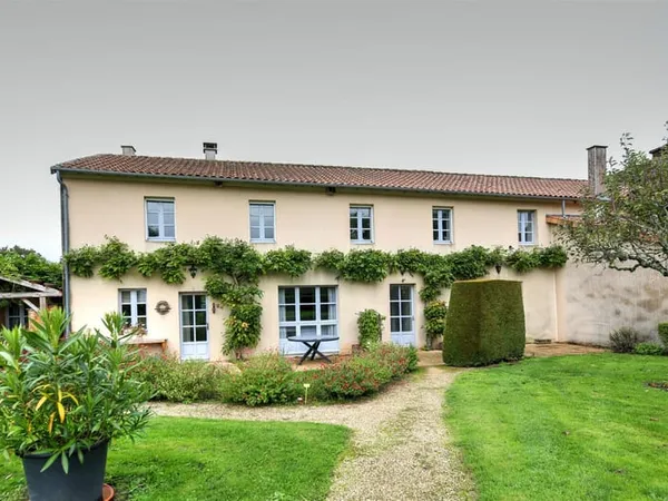 Appartement de luxe avec 2 chambres dans le parc d'un château avec piscine, parcours de golf à 