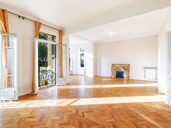 Nice - Saint-Sylvestre- Grand 5/6 pièces dans une maison bourgeoise avec parc à usage exclusif 