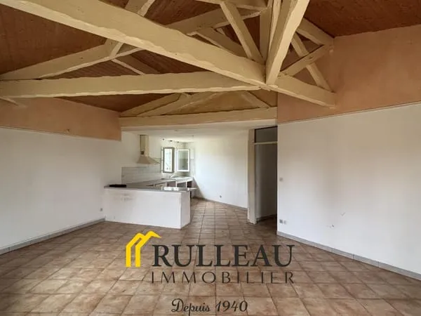 Maison contemporaine 236 m2 à Laruscade Double logement, grand terrain de 2 300 m2, fort potentiel 
