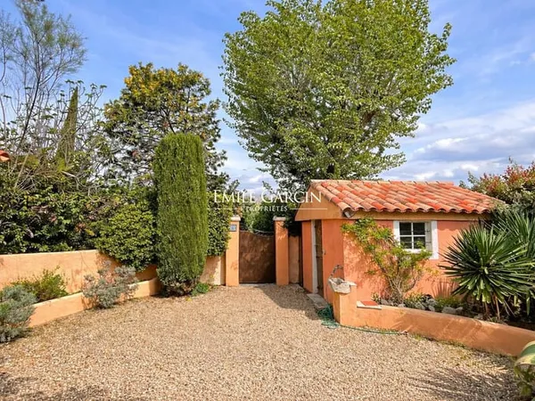 A vendre - Maison de charme - Au coeur du village de Velaux