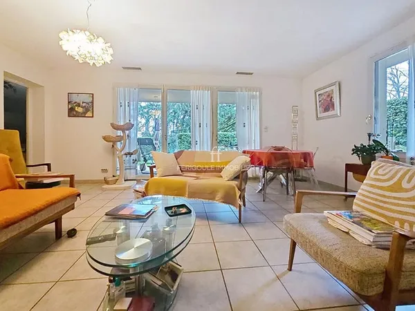 Appartement Villeneuve Les Avignon 4 pièces 103 m2 jardin et terrasse