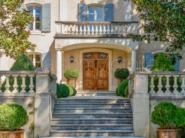 Demeure de prestige en emplacement privilégié Provence exclusive