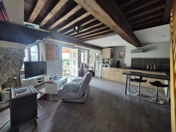 Maison rénovée avec terrasse et vue sur les collines - Lormes, Morvan