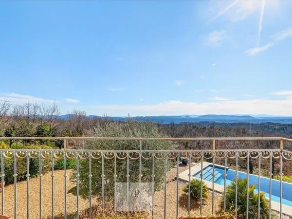 Villa d'exception: vue panoramique et calme absolu